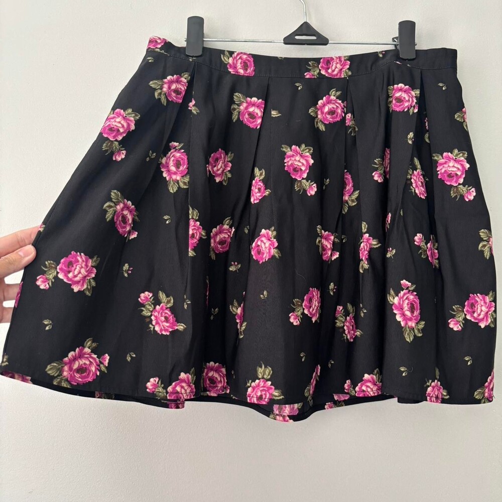 Y2K Fairy Garden Black Whimsical Floral Pink Mini Bubble Cottage Skirt Medium
